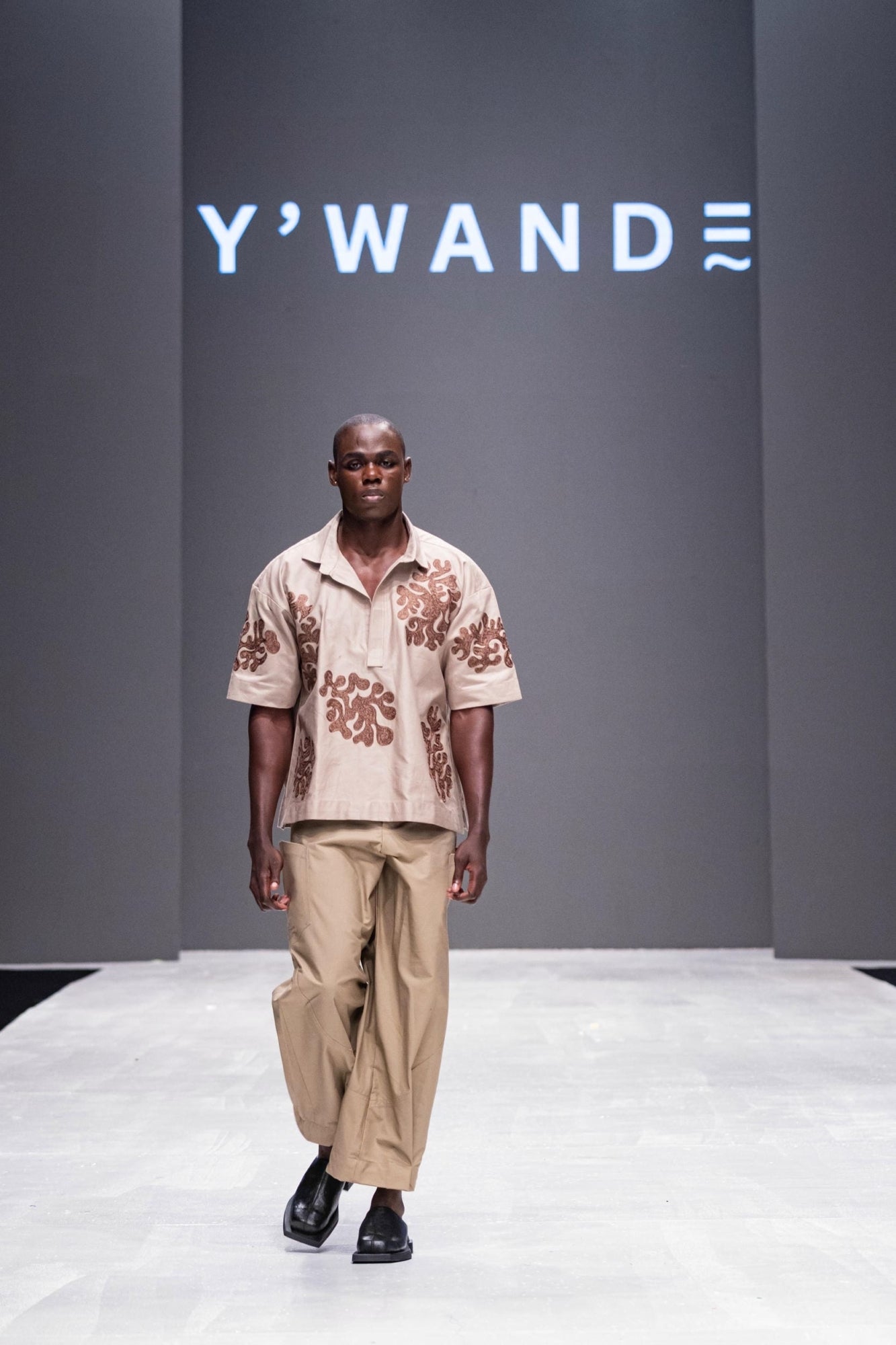 Y'WANDELAG — Look 03