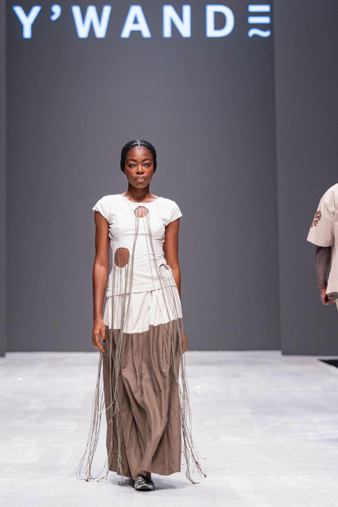 Y'WANDELAG — Look 05
