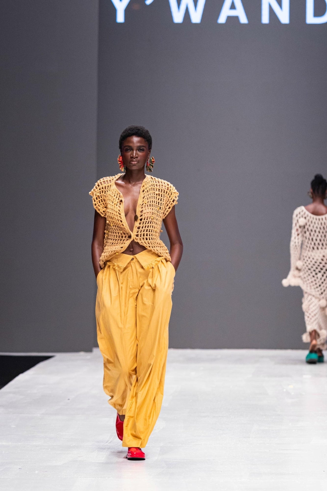 Y'WANDELAG — Look 17