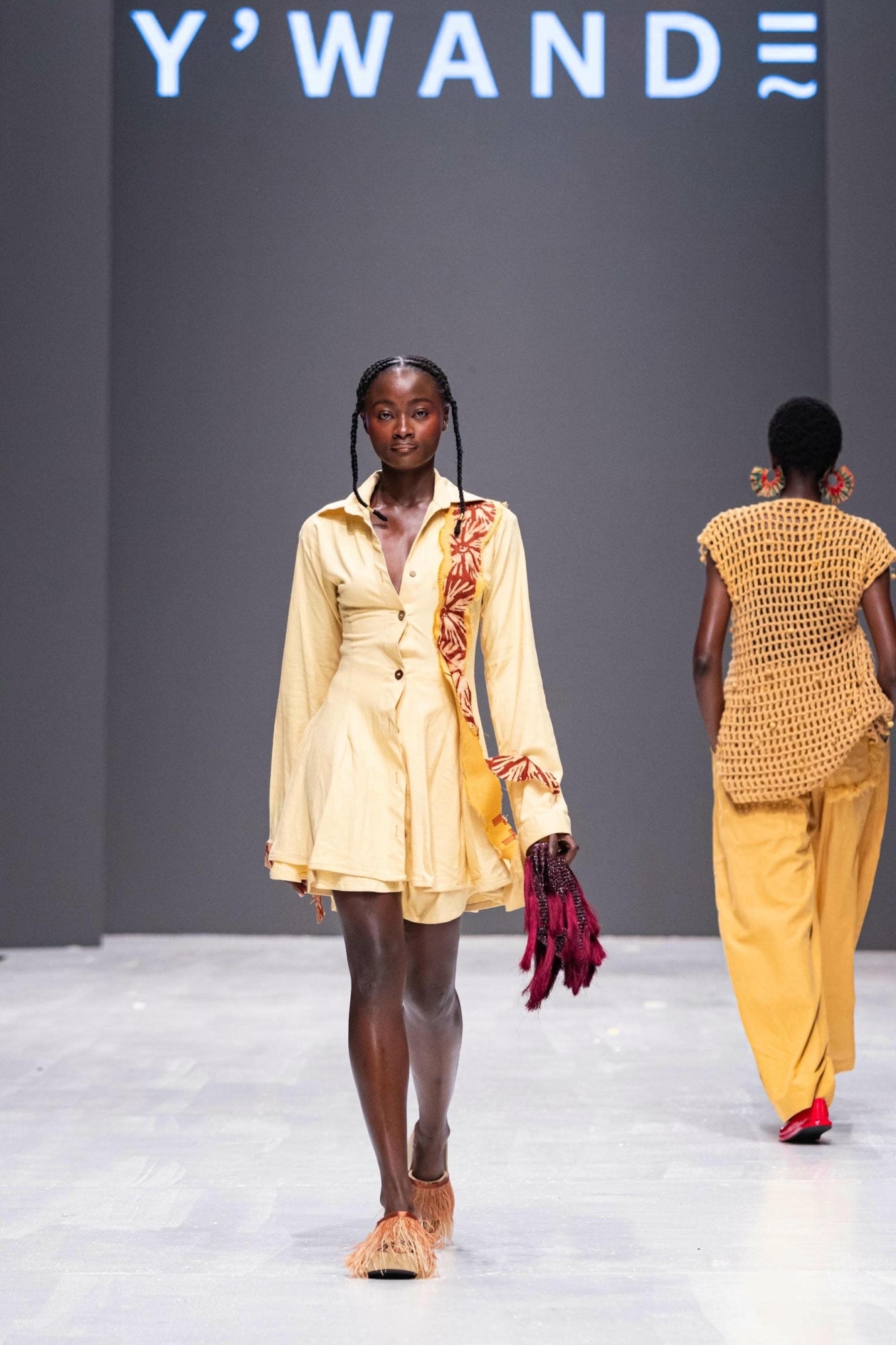 Y'WANDELAG — Look 19