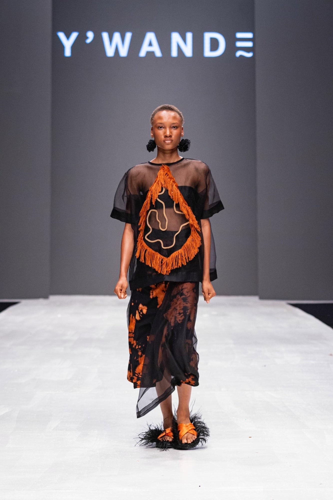 Y'WANDELAG — Look 31