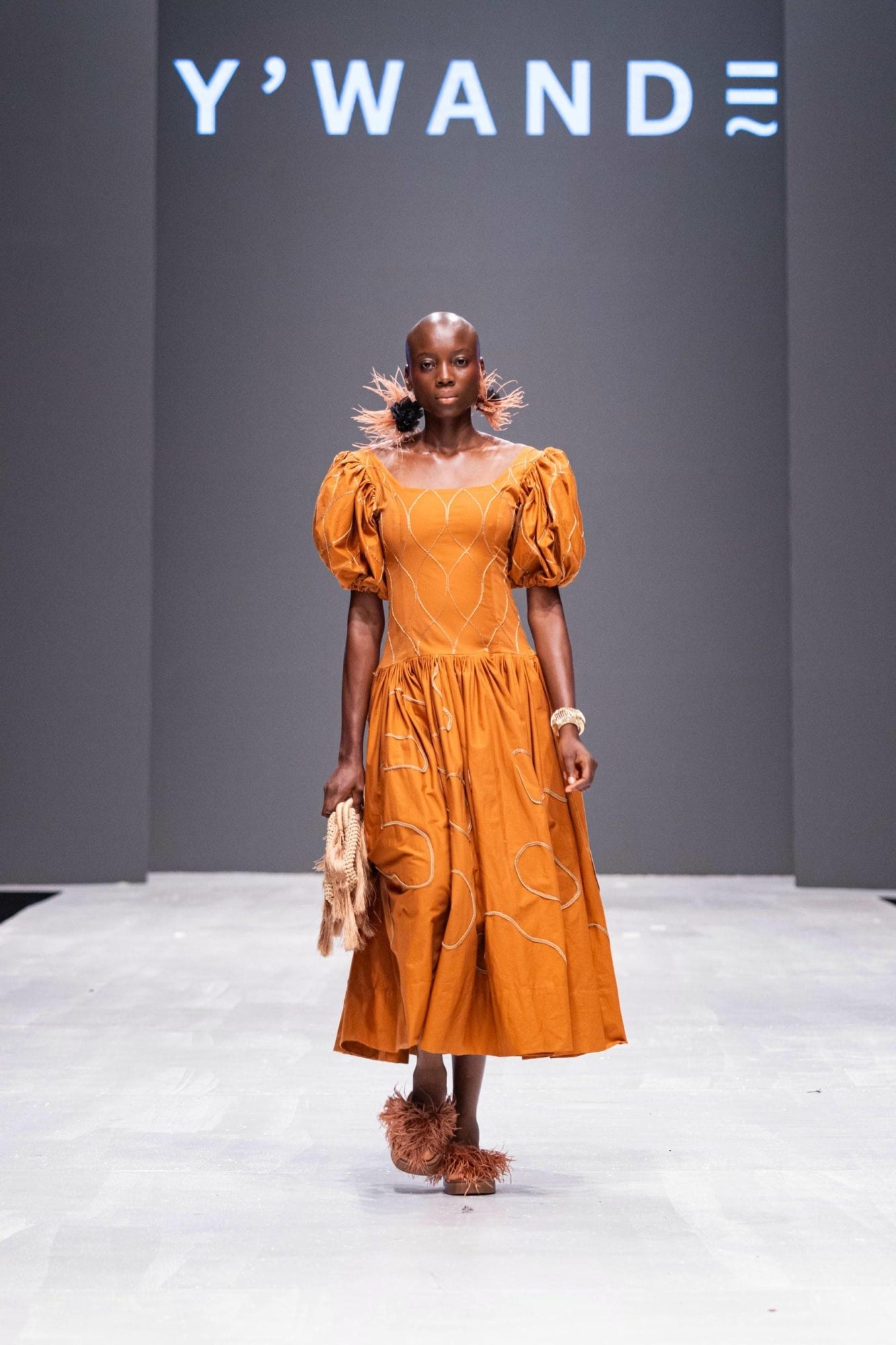 Y'WANDELAG — Look 33